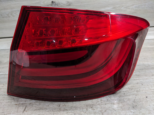 14-16 OEM BMW F10 528 535 550 Rear Right Passenger Side Outer Trunk Tail Light