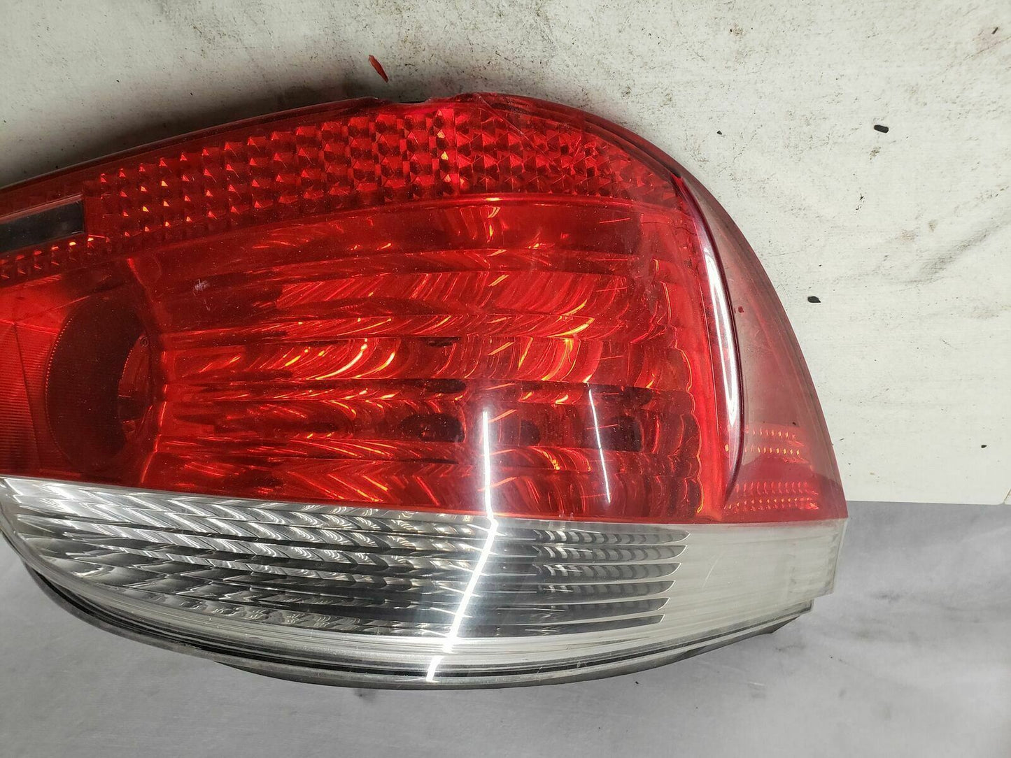 04-07 BMW E60 5-SERIES REAR Left Driver SIDE TAIL LIGHT LAMP  OEM