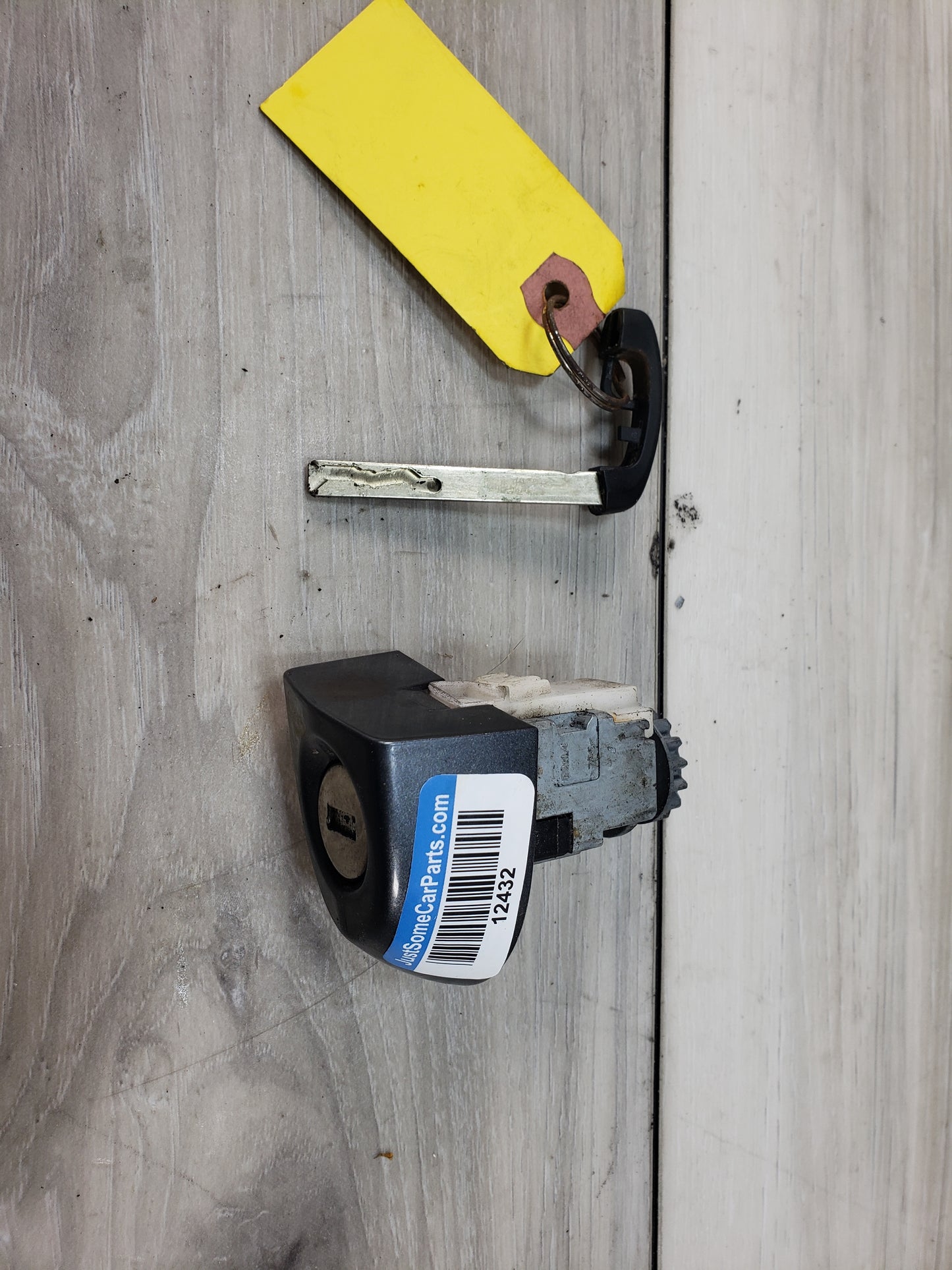 BMW 14-17 F32 435i Left Driver Door Lock Key Cylinder Mechanism Grey Pre LCI