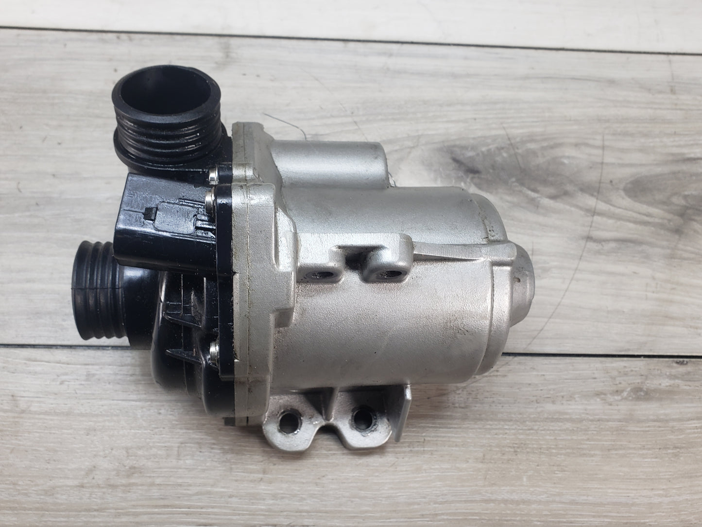 BMW 09-11 E82 135i Auxiliary Electric Water Pump Cooling Pre LCI