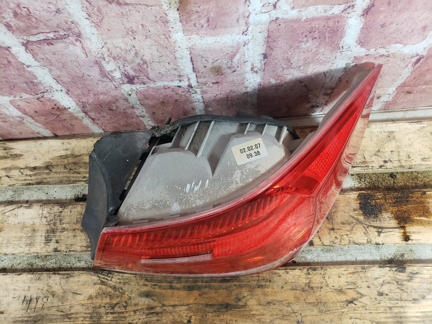 BMW 07-10 E92 Coupe Rear Right Passenger Side Outer Tail Light Pre LCI