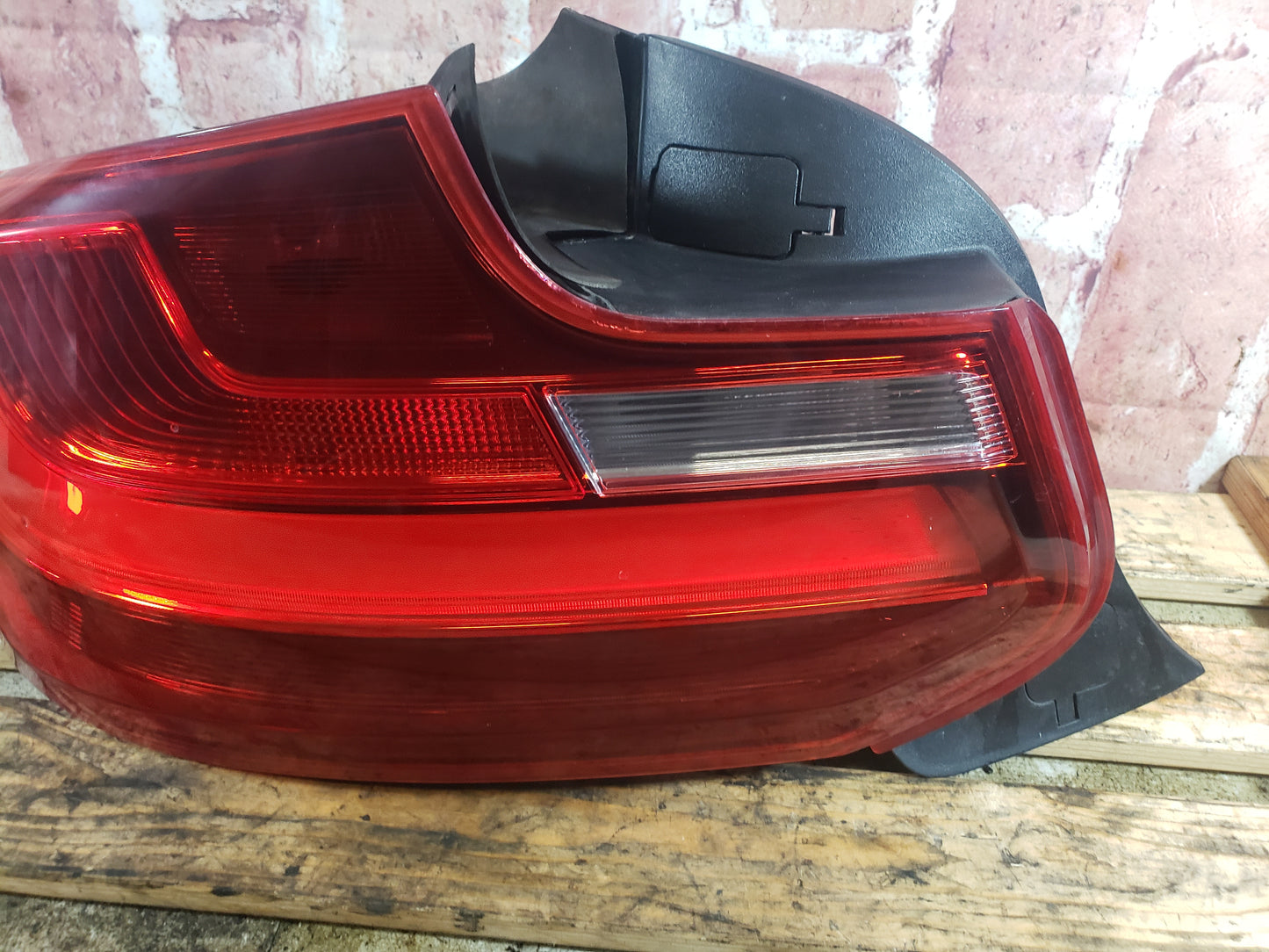 BMW 14-16 F22 M235 M240 Rear Left Driver Side Outer Tail Light Pre LCI