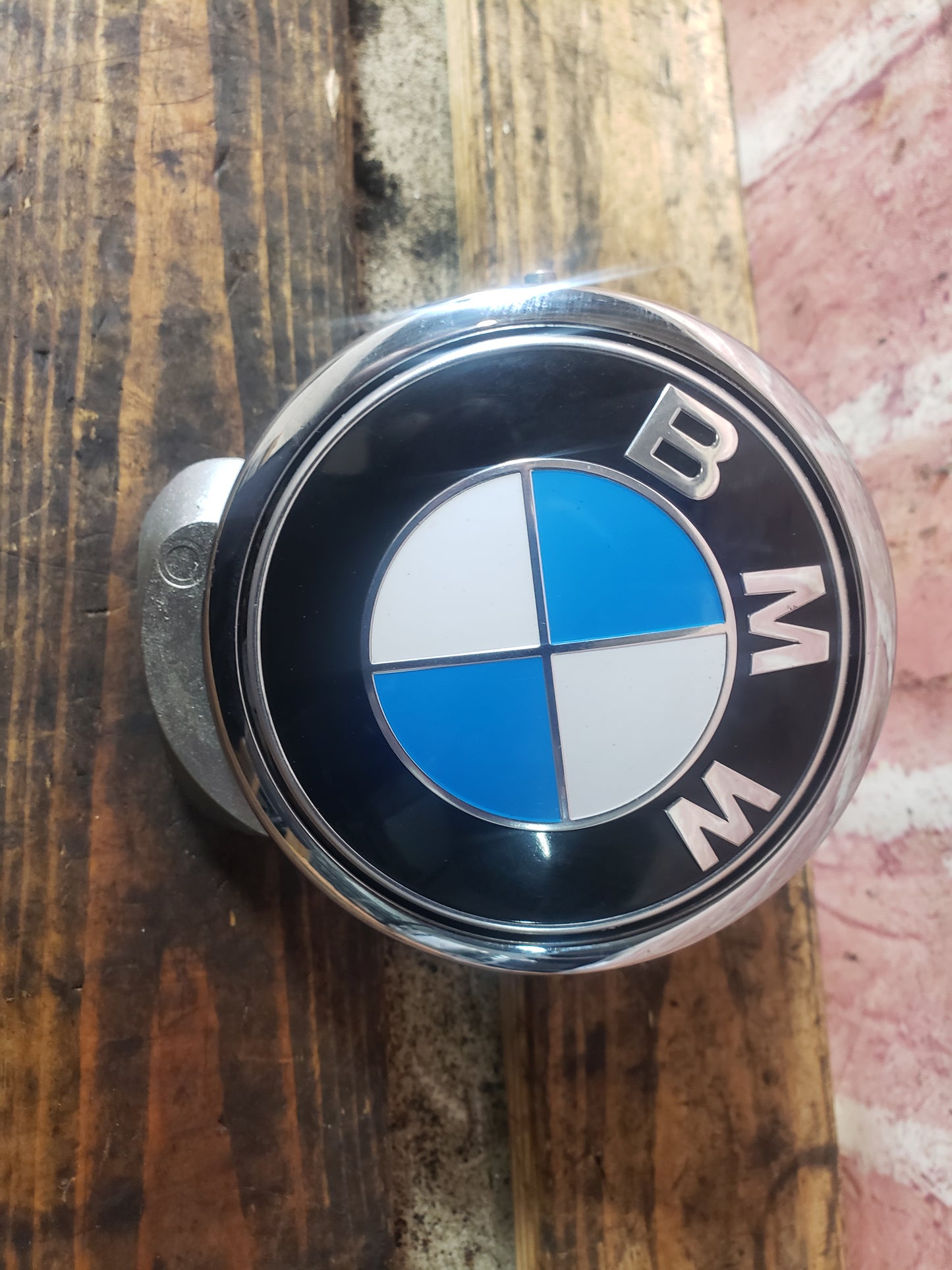 BMW 11-14 F13 RUNK LID RELEASE SWITCH Pre LCI