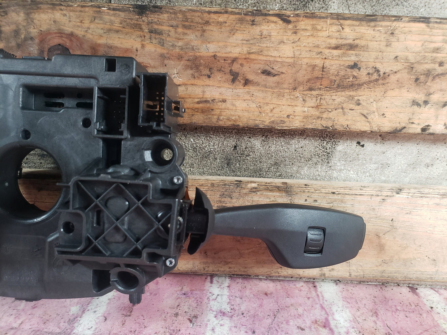 BMW 12-15 F30 Steering Column With Switch Pre LCI