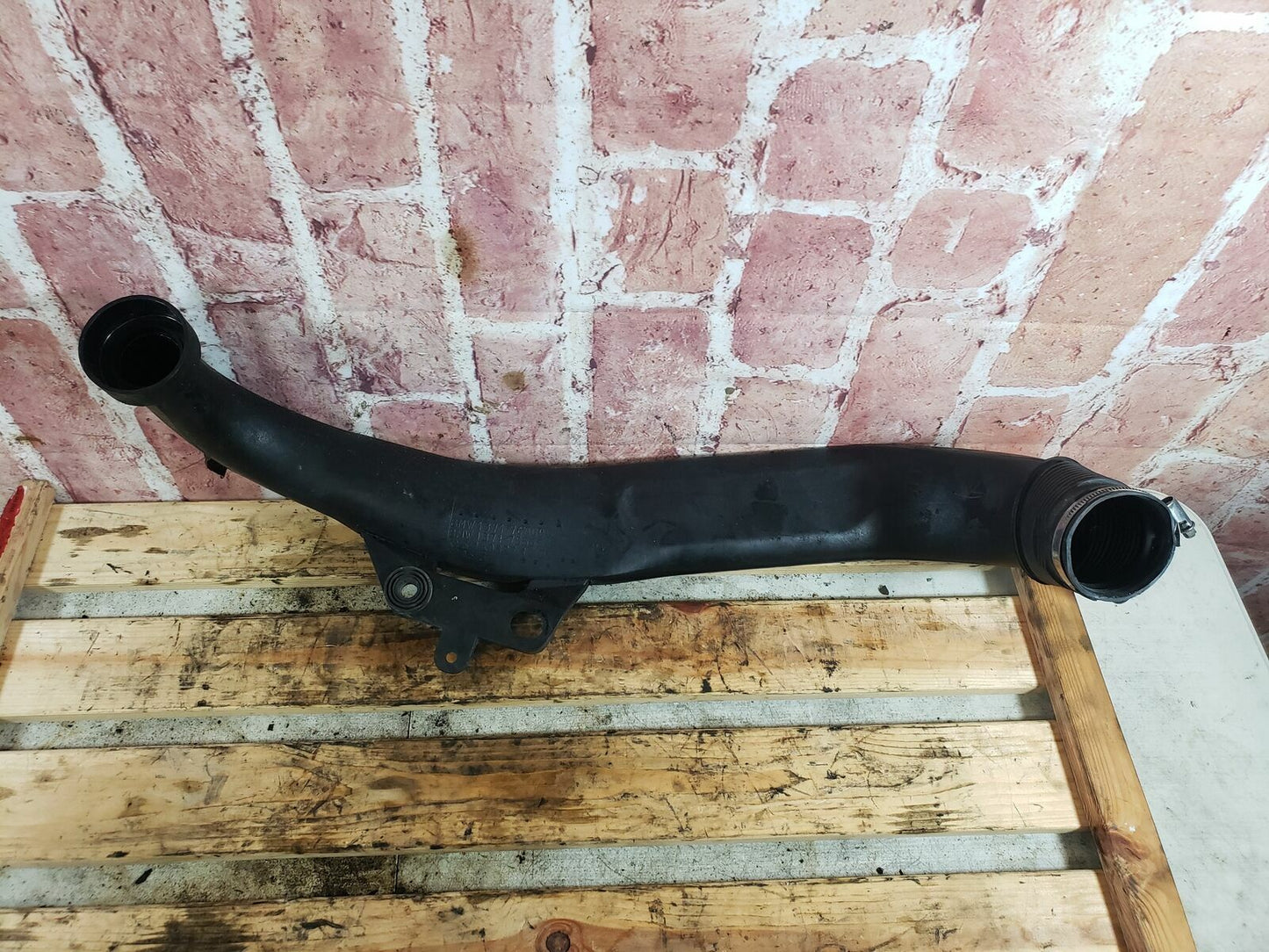 BMW  E92 AIR INTAKE INDUCTION INLET PIPE
