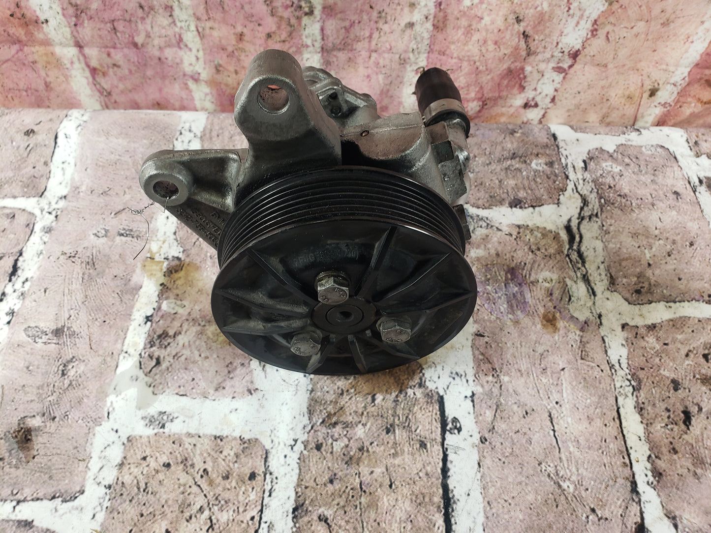 BMW 11-13 E92 Hydraulic Power Steering Pump With Pulley LCI